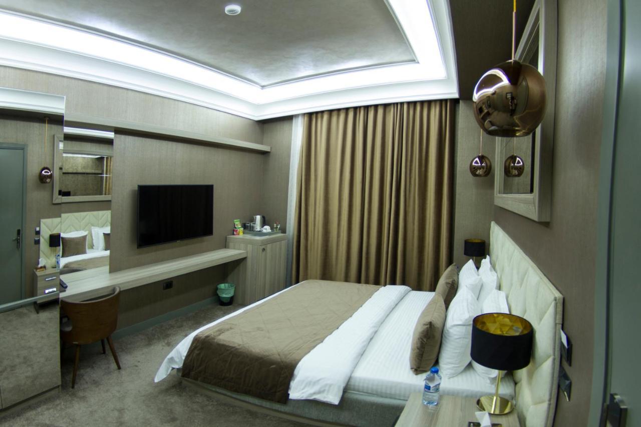 Home Boutique Hostel باكو المظهر الخارجي الصورة